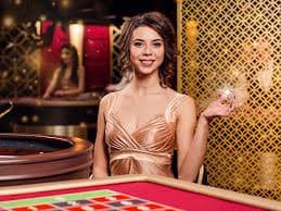 Tampilan meja CQ9 blackjack dengan dealer langsung di aplikasi wijaya88